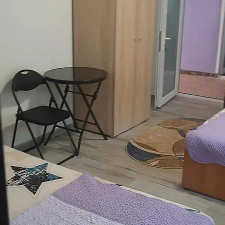 ゲストハウス Casa Floresita エフォリエ・ノルド